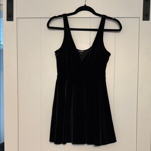 Chic Black Velvet Deep V-wire Dress by Express